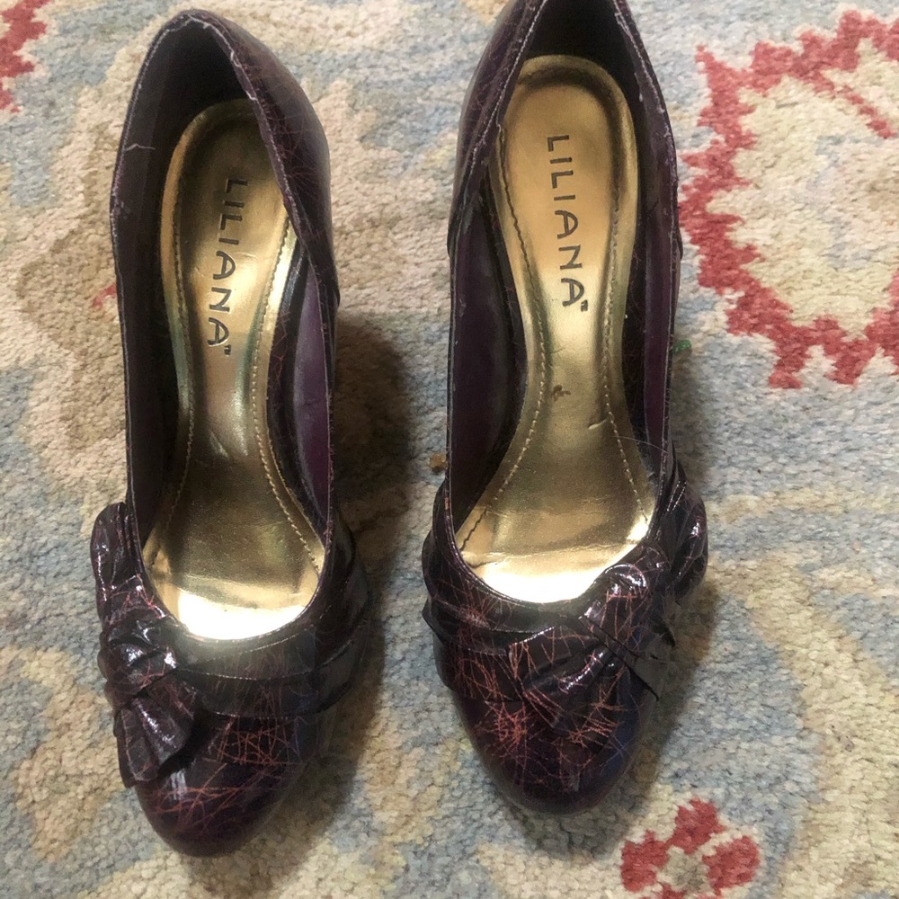 Beautiful Liliana  Women’s Leather wedge Shoes Size 7M